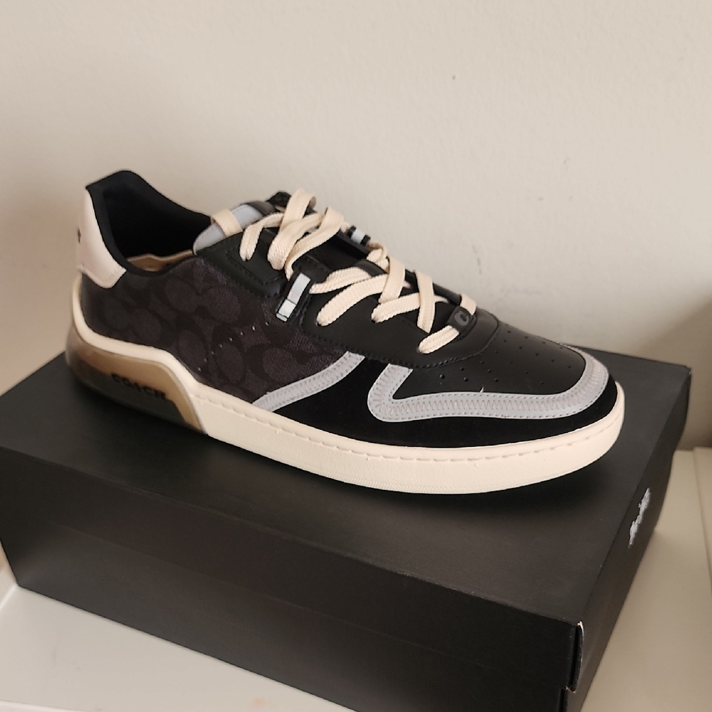 Men's Black and White Sneakers
